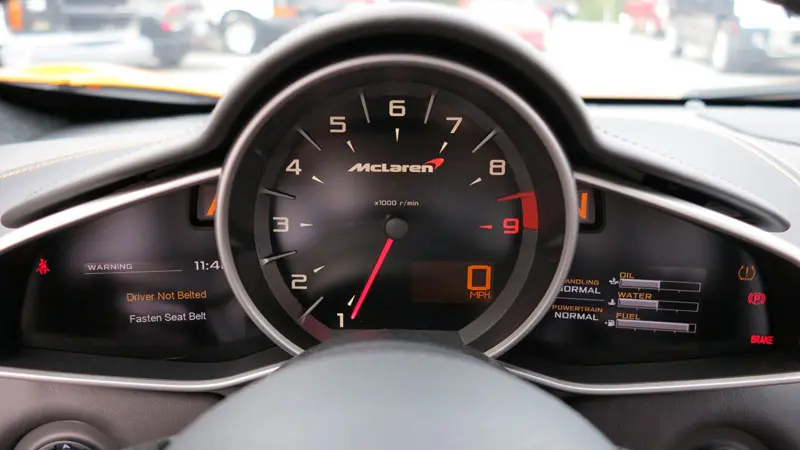 Interior Dashboard McLaren