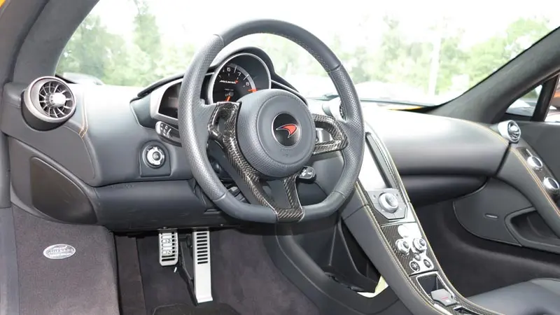 Interior Steering wheel McLaren